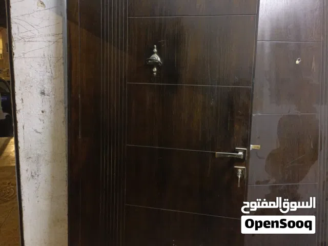 ابواب داخلية عدد9مع حلوق كاملة قشاط زان وقشرة بلوط تم التركيب والفك بسعر حرق