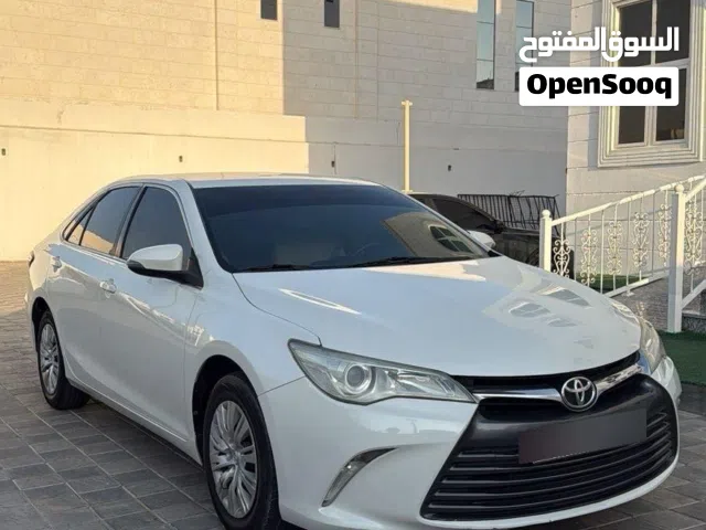 2017 تويوتا كامري Standard