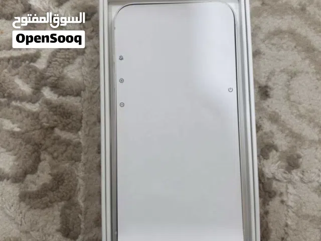 ايفون 13 نضيف مع الكرتون و الفاتورة  صلالة