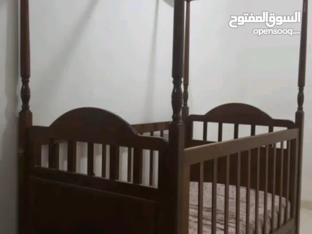 سرير اطفال للبيع
