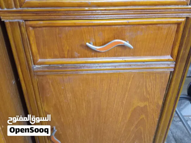 دولاب صناعة عراقية بحالة جيدة