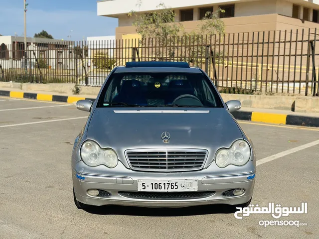 مرسديدسc200محرك الأحمر