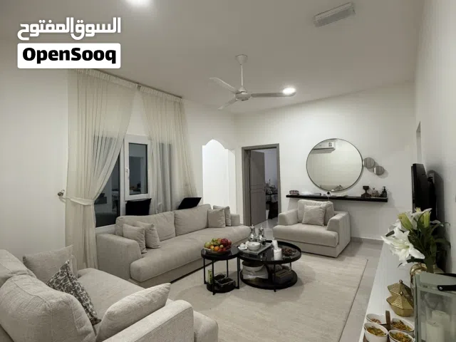 بوشر - الانصب  شقة تضم 5 غرف بمساحة 162 متر مربع