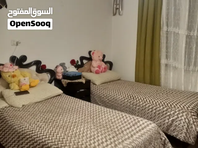 غرفه نوم بنات تختين مفرد وخزانه وتسريحه