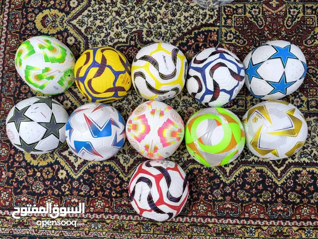 كرات جلد للملاعب المعشبه
