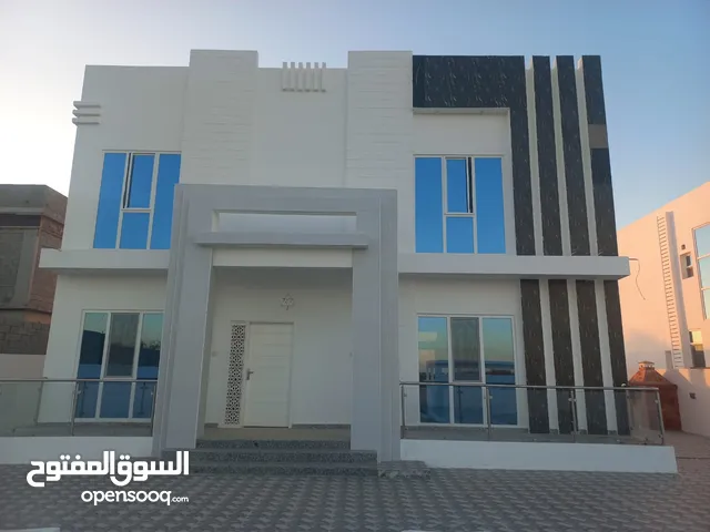 فيلا فخمة للايجار ببركاء منطقة السلاحة