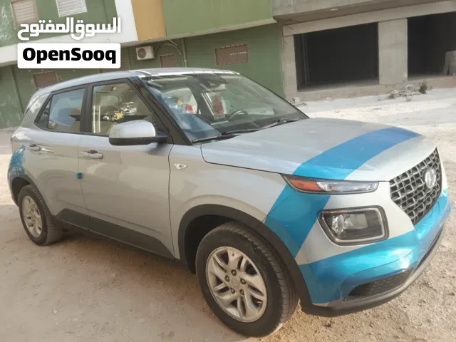 2021 هيونداي فينيو Limited