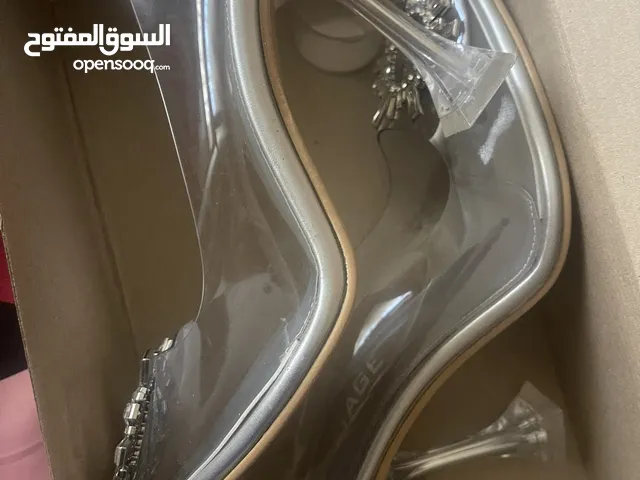 أحذية للبيع