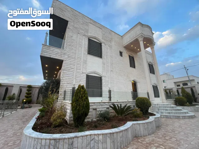 مزرعة بداخلها فيلا ومسبح للبيع