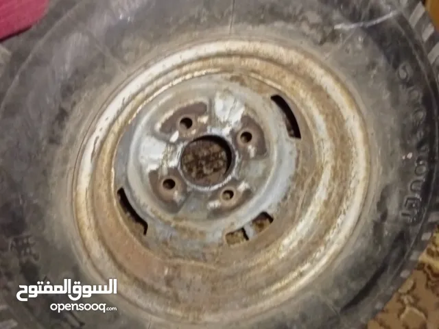 دولاب.سوزوكي.قديمة.لنقل.لبضائع