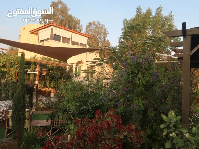 مزرعة عائلية للبيع