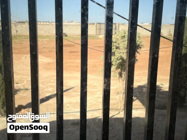 استراحة ف طلحية  ربط مساحه الارض 2500 مساحه است 100 شارعين قطران 12  سعر مليون ونص