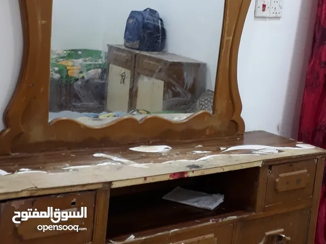 زاويه وميز مرايه نجاره البيع سعر ثنينهن 80 الف