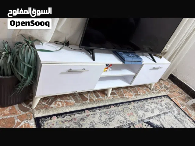 ميز تلفزيون