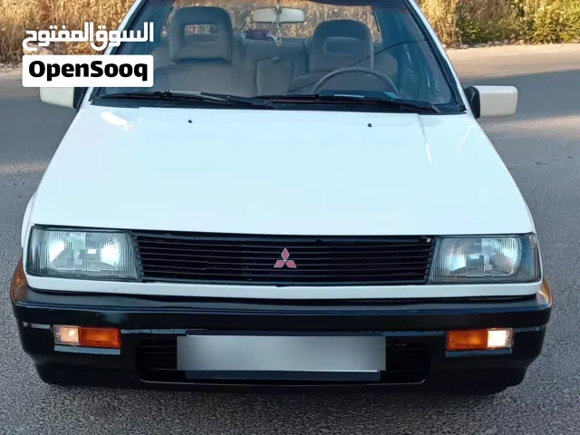 1988 ميتسوبيشي لانسر Standard