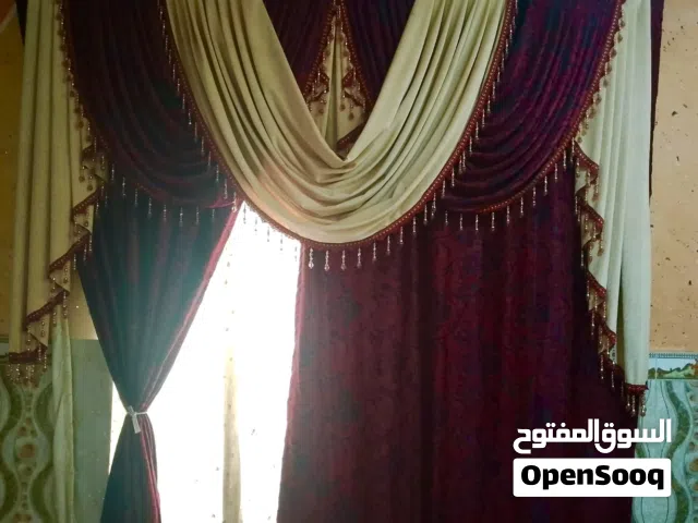 بردات مسرح لون كريمي و ماروني