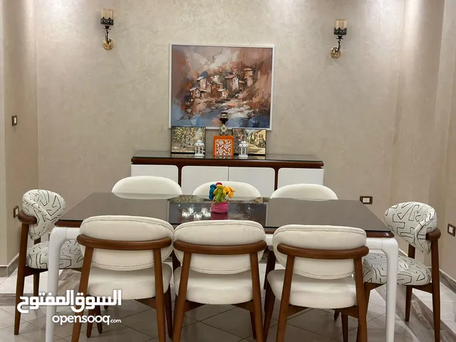 شقه للايجار المفروش بأقوى لوكيشن بالتجمع الاول بشرق الاكاديميه