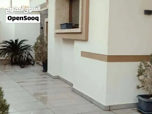 1100 m2 4 Bedrooms Villa for Sale in Tripoli Souq Al-Juma'a