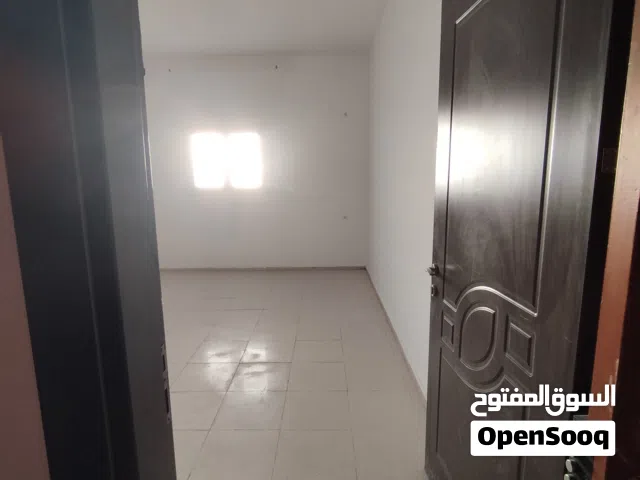 شقة للإيجار طريق السور