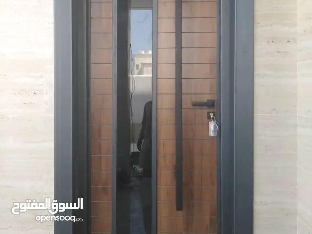 Entrance New doors