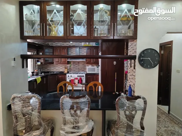 شقه للبيع الجبيهه إسكان المخابرات مقابل قصر الاميره بسمه
