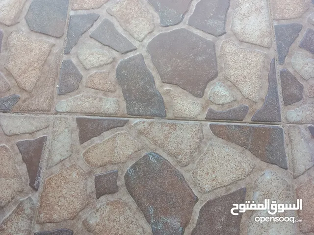 السلام عليكم مطلوب النوع هاذا من السيراميك مطابق بالضبط