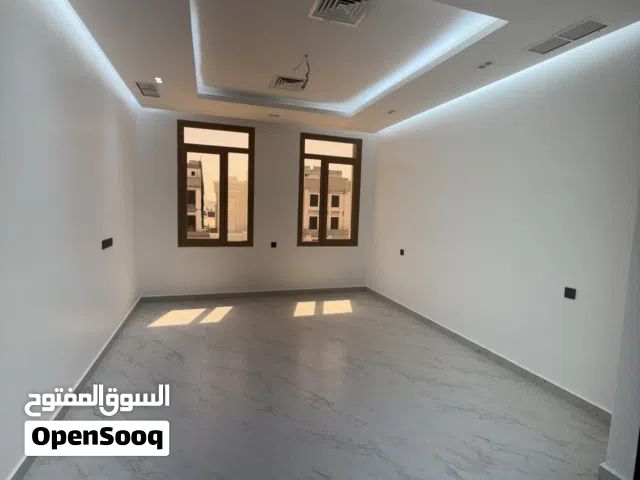 200 m2 3 Bedrooms Apartments for Rent in Farwaniya West Abdullah Al-Mubarak