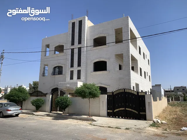 عمارة سكنية حديثة البناء بيت عائلة عمر البناء سنتين فقط. الموقع خريبة السوق تبعد عن الاشارة 300متر