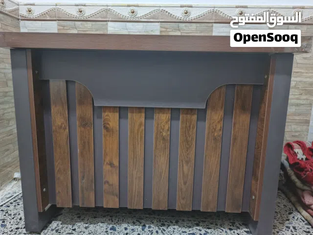 ميز مكتبي مع دولاب  استعمال شهر