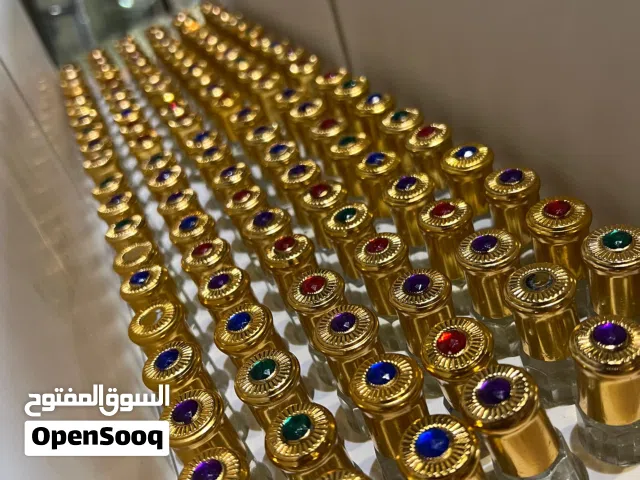 عطور زيتية مركزة وخالية من الكحول، ثبات ممتاز يدوم معك طول اليوم. اطلب وجرب بنفسك، ولو ما عجبكش نرجع