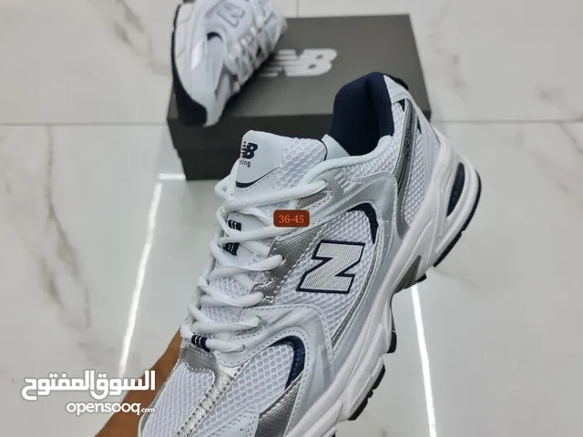 شوزات ADIDAS  سهلة الاتداء