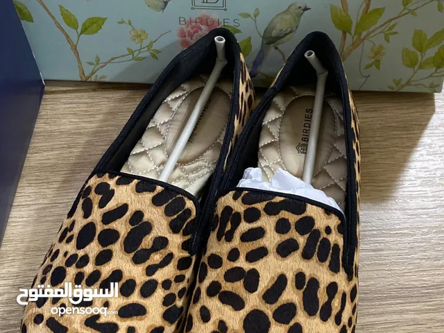 حذاء نمري ماركة BIRDIES