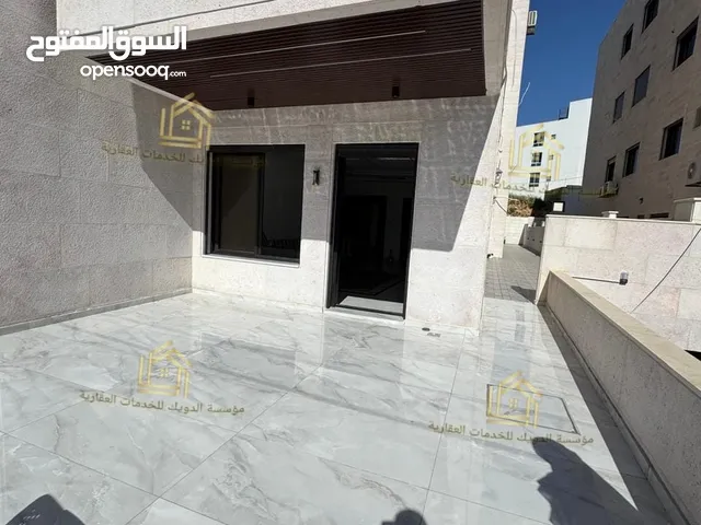 شقة فاخرة جديدة لم تسكن أرضي مع ترس -- كما يتوفر لدينا عدة عروض في جميع مناطق عمان الغربية --