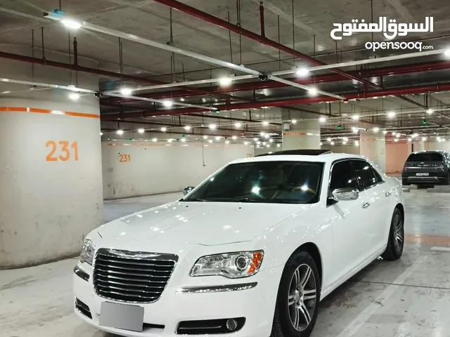 كرايسلر 300C 2012 ليمتد فل بانوراما بسعر 14000 الف دينار قابل للتفاوض