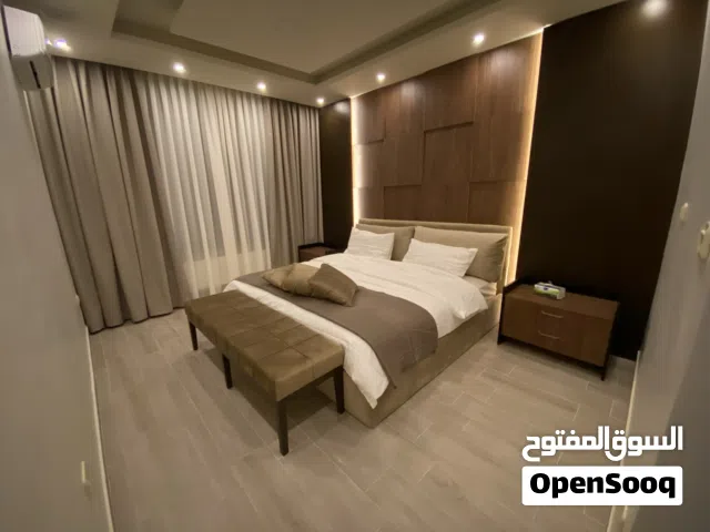 تخت +2 كامدينا مستخدم في حالة جيد جدا