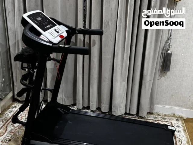 جهاز مشي كهربائي بحالة ممتازة – استخدام خفيف – بسعر مغرٍ
