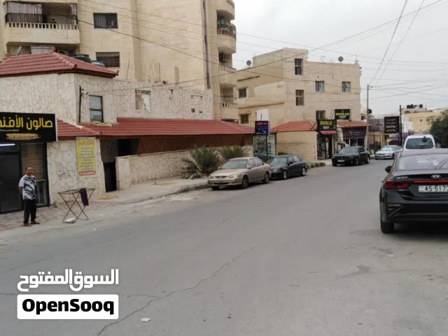 مستودع للأيجار السنوي في الزرقاء الجديده دوار الطوباسي واجه 17م ومساحه اجماليه 160م