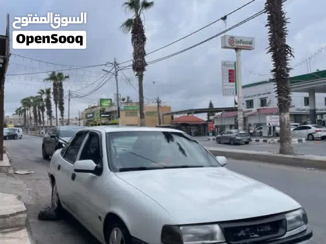1990 أوبل فيكترا