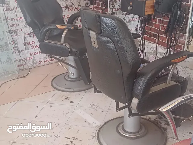 “بيع كراسي حلاقة وحوض غسيل شعر بحالة ممتازة