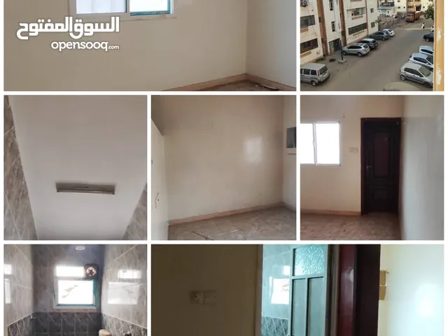 300 m2 5 Bedrooms Apartments for Rent in Aden Other