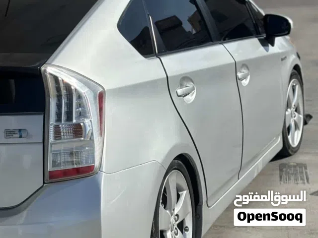 بريوس 2010 للبيع بسعر طري