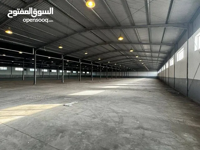 هنقر للايجار 3500 متر مع الادارة تام