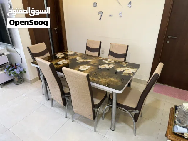 طاولة طعام
