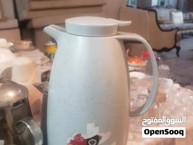 اواني منزليه وكنبات وغرف نوم ودواليب