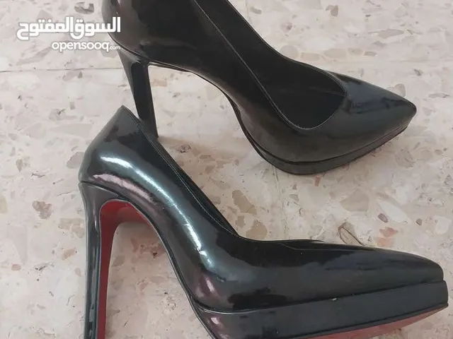 أحذية ستاتي