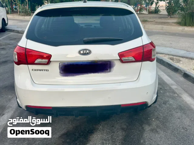 Kia Cerato hatchback 2011 with good condition