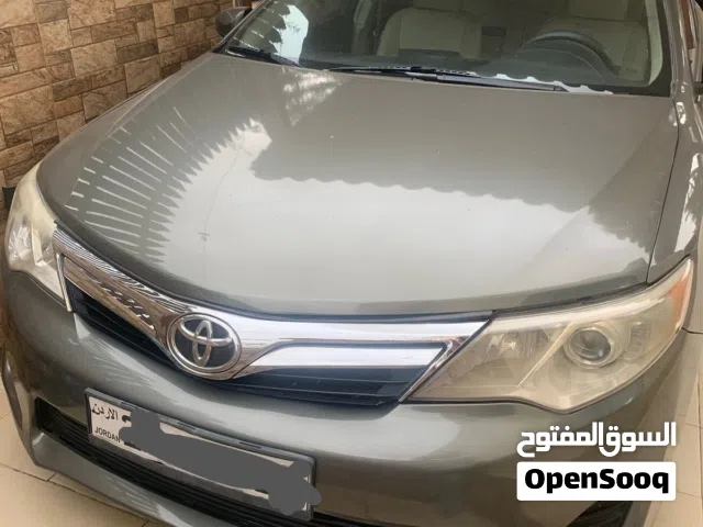 2012 تويوتا كامري LE