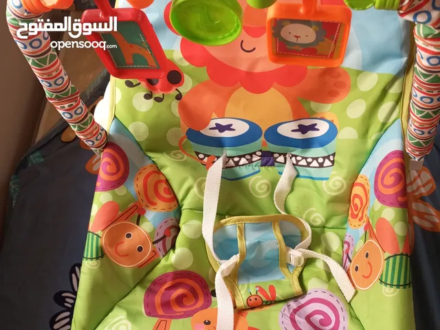 اغراض بيبي للبيع شبه جديدة كرسي هزااز مع موسيقى للاطفال