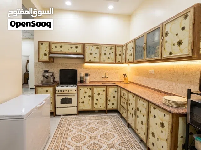 بيت للبيع في الجزيرة شارع اليوبه/الصقر 100 متر
