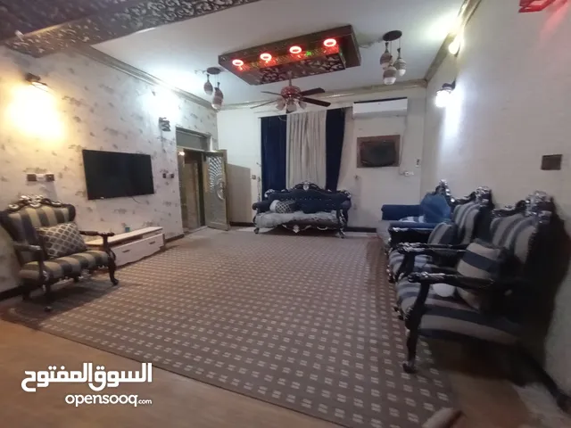 بيت طابقين موقع سكني تجاري مميز للبيع في البراضعية بمساحة 150 متر مع خمس غرف